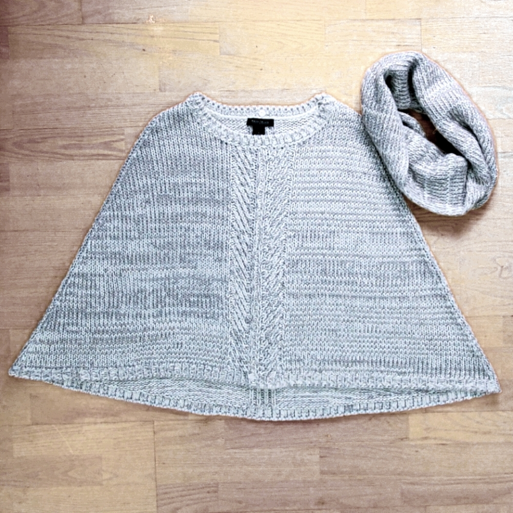 WHBM knitted Poncho w attachable scarf